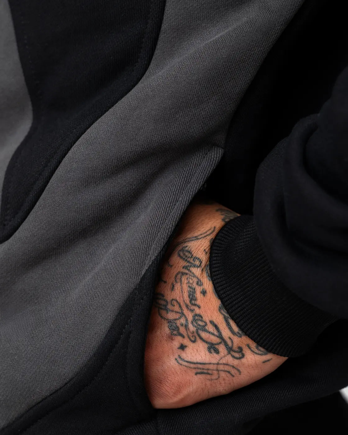Black Curved Zipper Hoodie Pocket